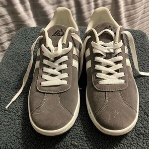 Used Unisex Jin Shu Zu Gray & White Sneakers In Size 8.5” / 39 Euro